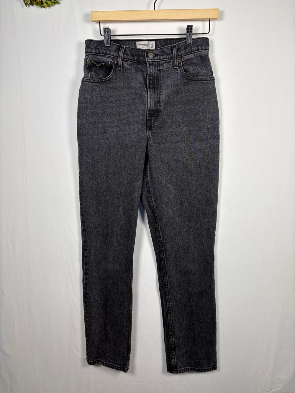 ABERCROMBIE & Fitch Curve Love The '90's Straight Ultra High Rise Black 27/4R - Picture 2 of 7